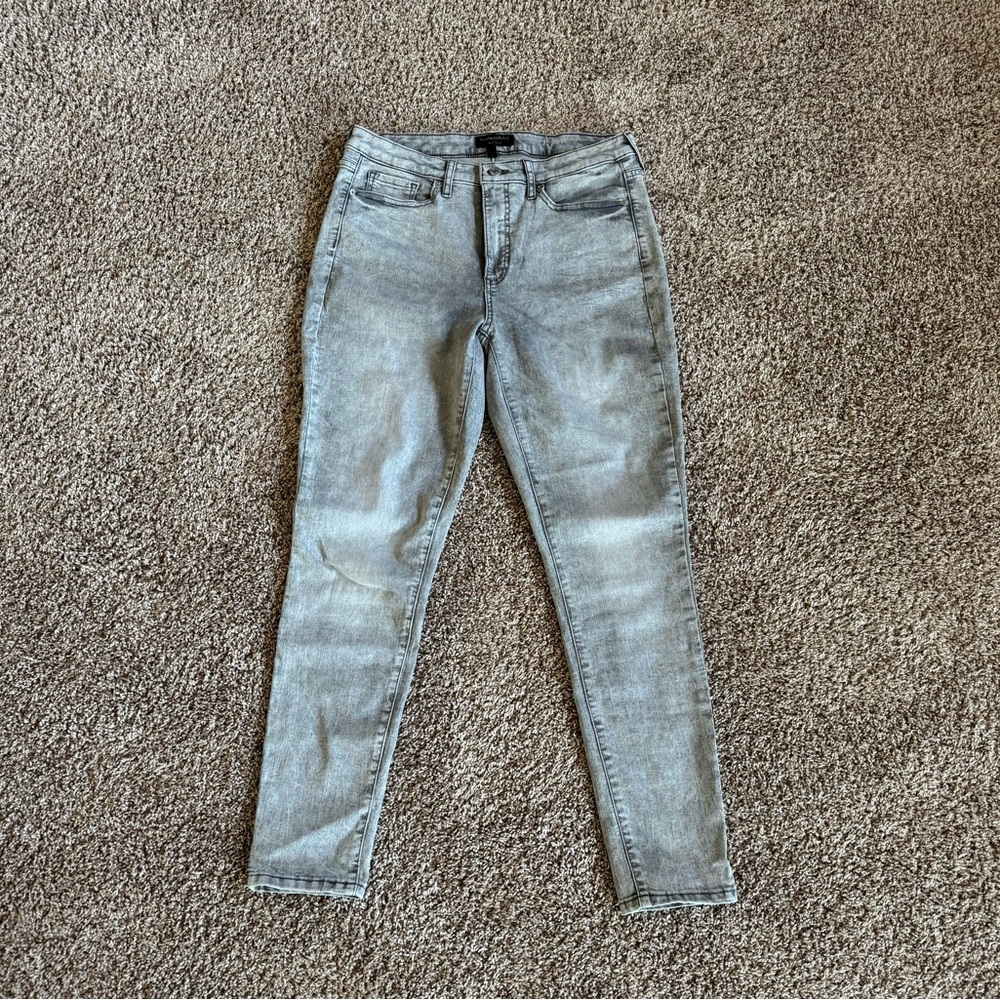 Banana Republic Curvy  Grey Acid Wash Skinny Jean 29/8